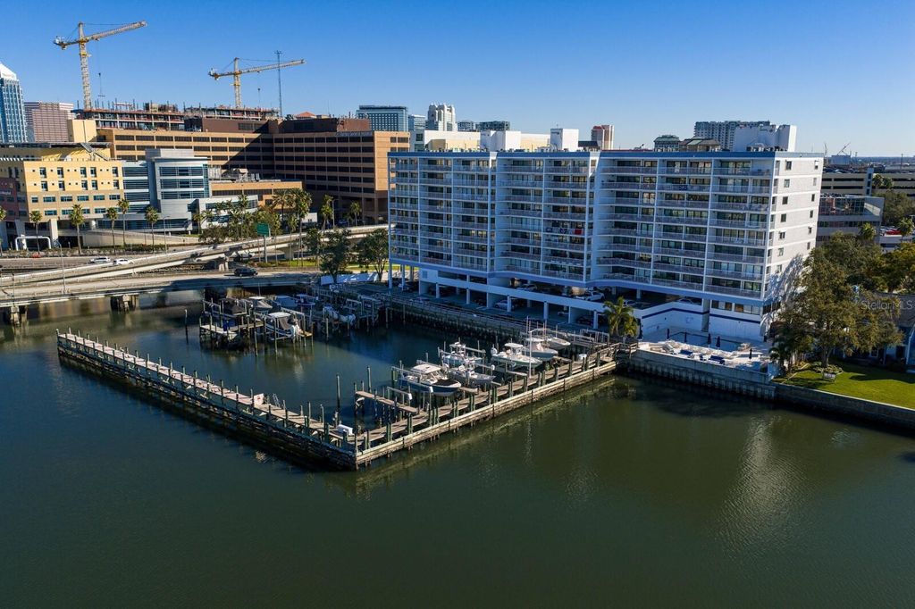 Image 68 of property listing at 2 ADALIA AVENUE 1002, Tampa, FL 33606