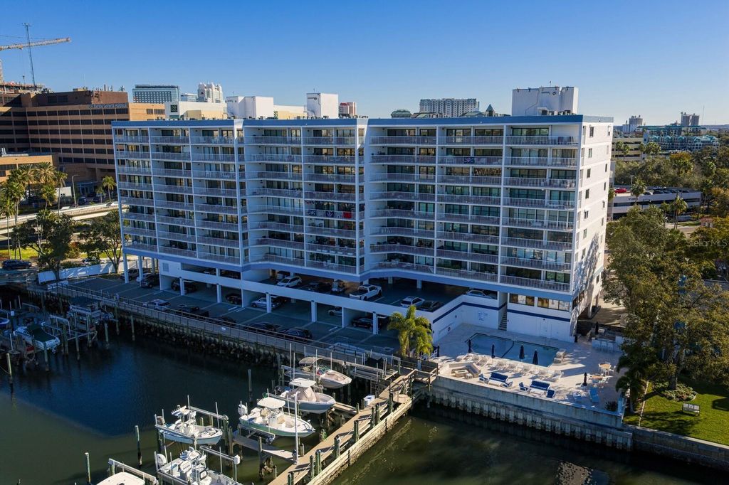 Image 72 of property listing at 2 ADALIA AVENUE 1002, Tampa, FL 33606