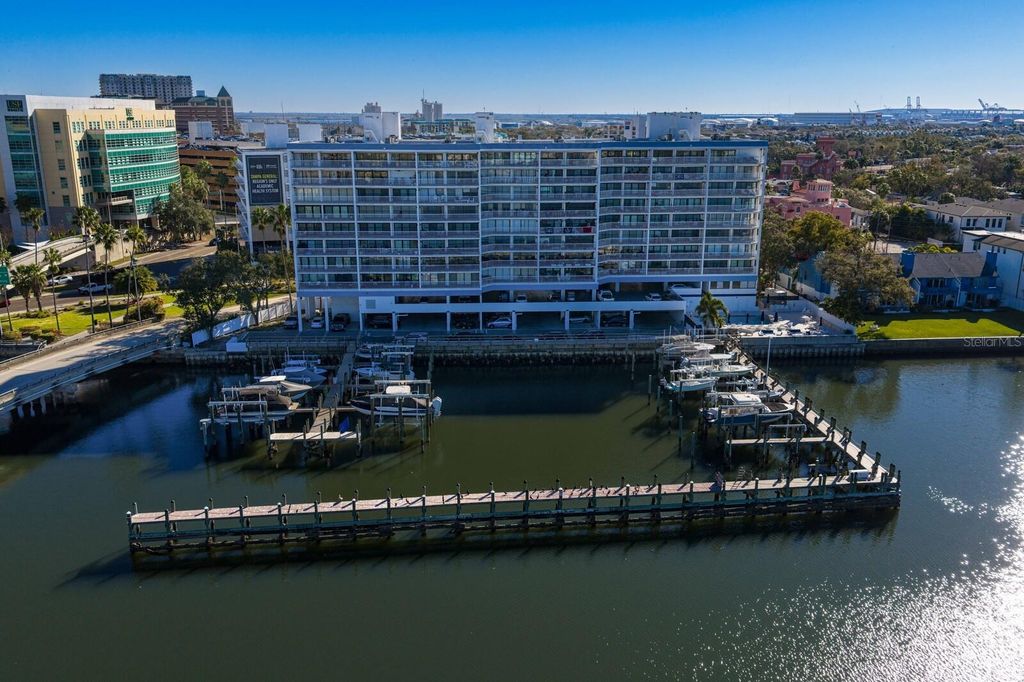 Image 73 of property listing at 2 ADALIA AVENUE 1002, Tampa, FL 33606