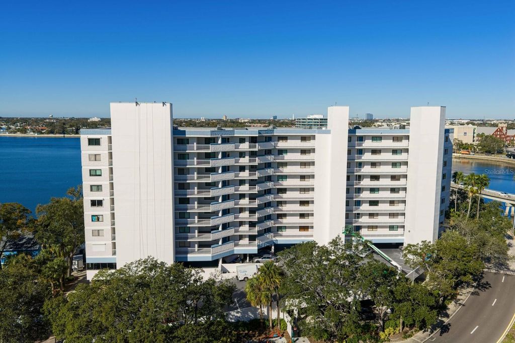 Image 80 of property listing at 2 ADALIA AVENUE 1002, Tampa, FL 33606