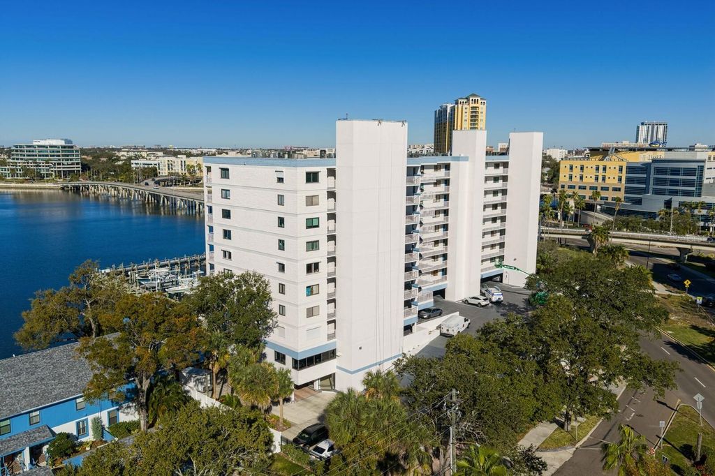 Image 83 of property listing at 2 ADALIA AVENUE 1002, Tampa, FL 33606