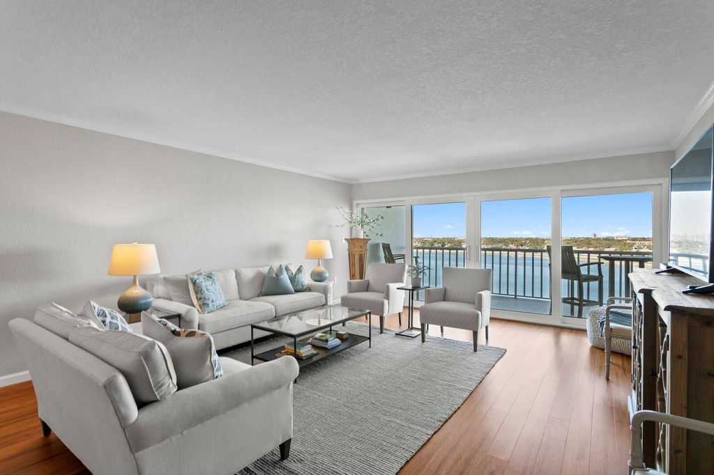 Image 10 of property listing at 2 ADALIA AVENUE 1002, Tampa, FL 33606