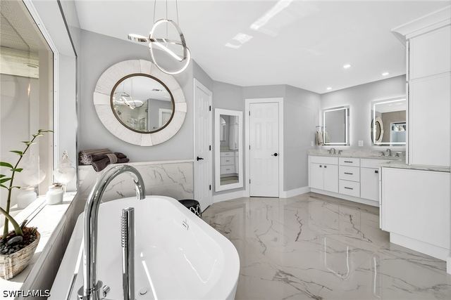 1276 Treasure CT, Marco Island, FL 34145