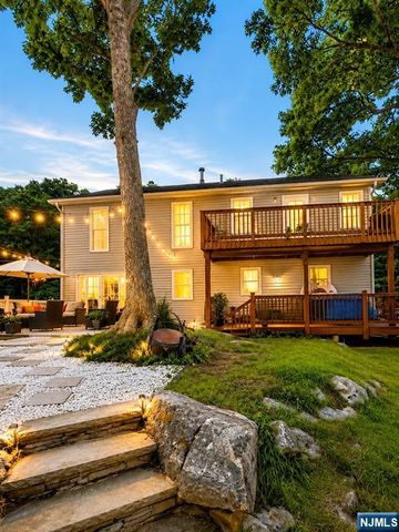 108 Evergreen Avenue, Hopatcong, NJ 07843