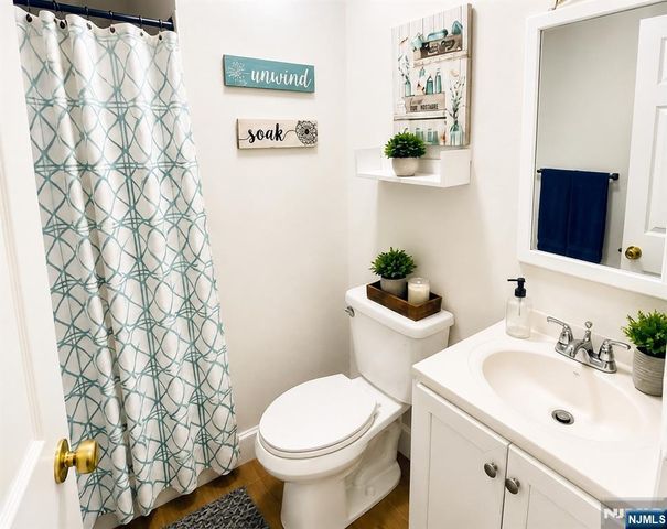 108 Evergreen Avenue, Hopatcong, NJ 07843