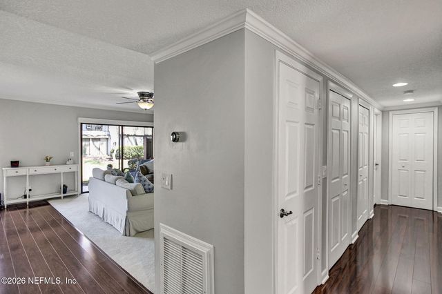 10105 S LEISURE Lane 3, Jacksonville, FL 32256
