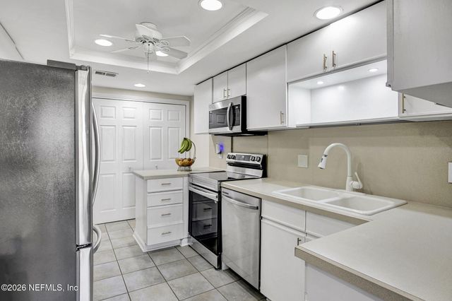 10105 S LEISURE Lane 3, Jacksonville, FL 32256