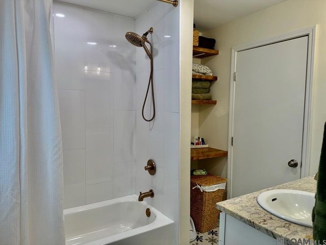 4836 Woodside Dr, Baton Rouge, LA 70808