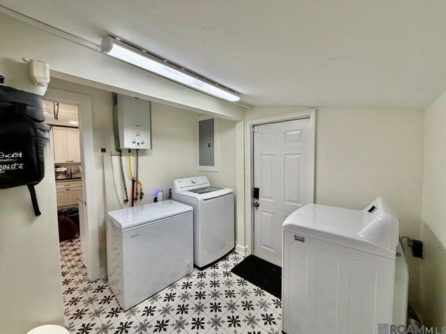 4836 Woodside Dr, Baton Rouge, LA 70808