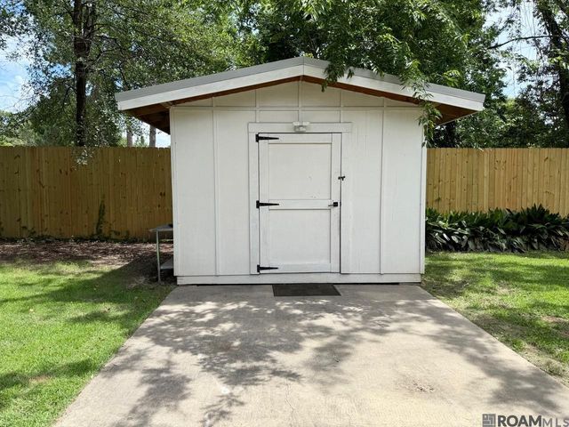 4836 Woodside Dr, Baton Rouge, LA 70808