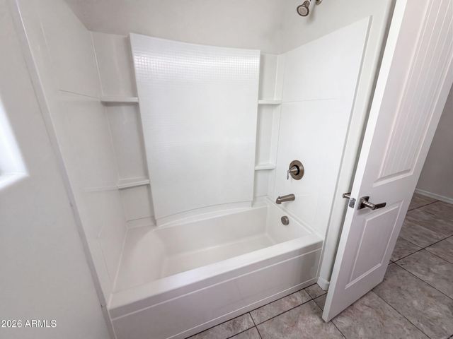 2518 E FAWN Drive, Phoenix, AZ 85042