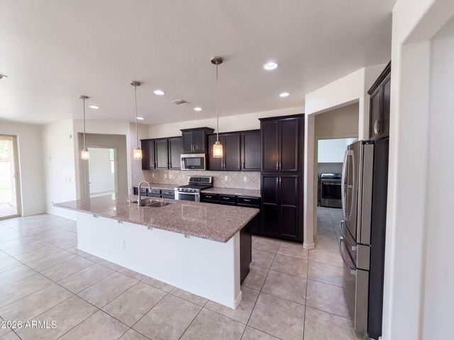 2518 E FAWN Drive, Phoenix, AZ 85042