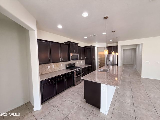 2518 E FAWN Drive, Phoenix, AZ 85042