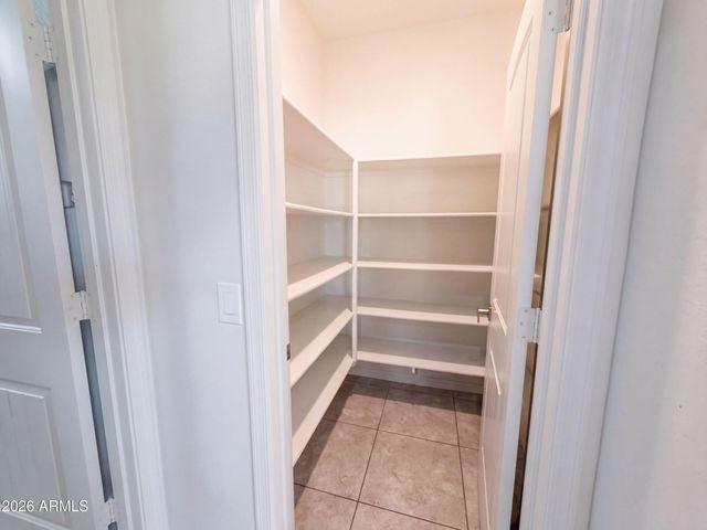 2518 E FAWN Drive, Phoenix, AZ 85042