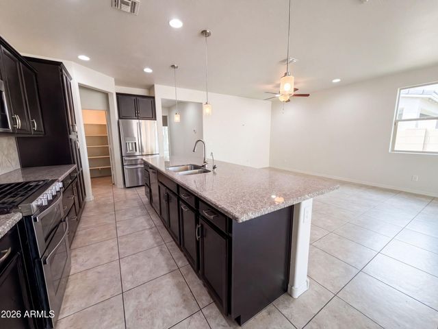 2518 E FAWN Drive, Phoenix, AZ 85042