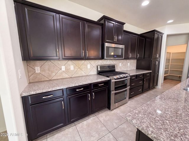 2518 E FAWN Drive, Phoenix, AZ 85042