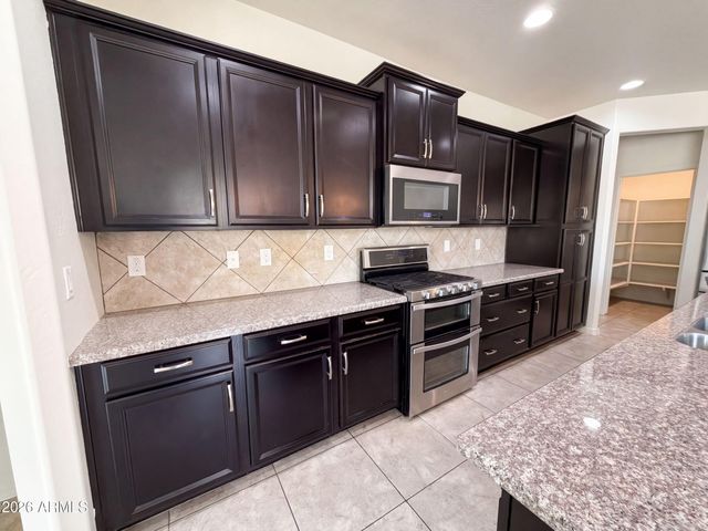 2518 E FAWN Drive, Phoenix, AZ 85042