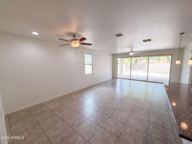 2518 E FAWN Drive, Phoenix, AZ 85042