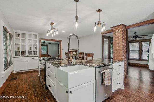 1008 W BROADWAY, Columbia, MO 65203