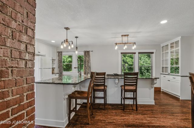 1008 W BROADWAY, Columbia, MO 65203