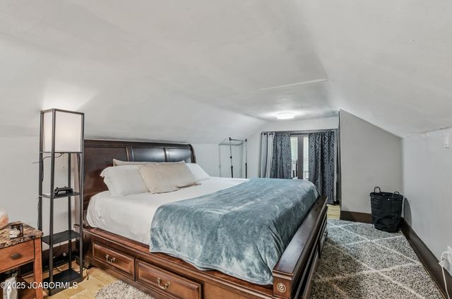 1008 W BROADWAY, Columbia, MO 65203