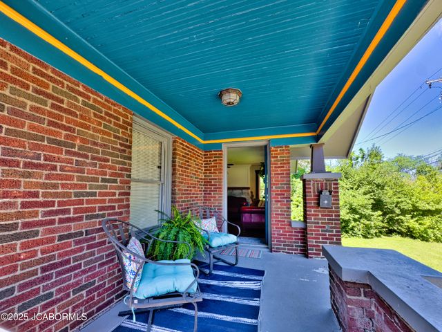 1008 W BROADWAY, Columbia, MO 65203