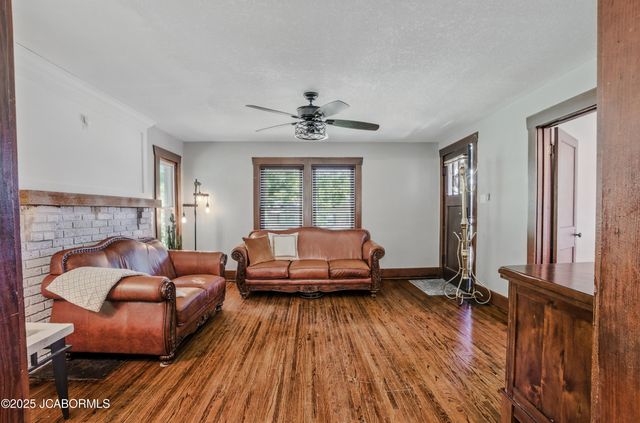 1008 W BROADWAY, Columbia, MO 65203