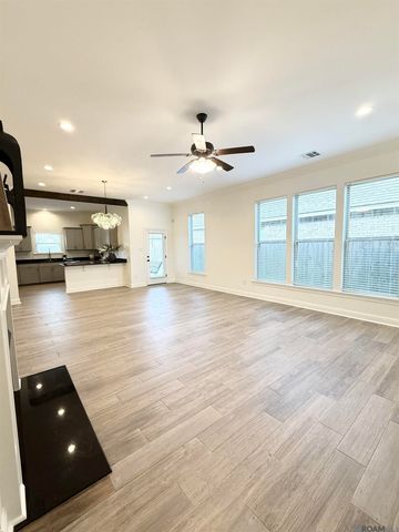 17055 White Ibis Ave, Prairieville, LA 70769