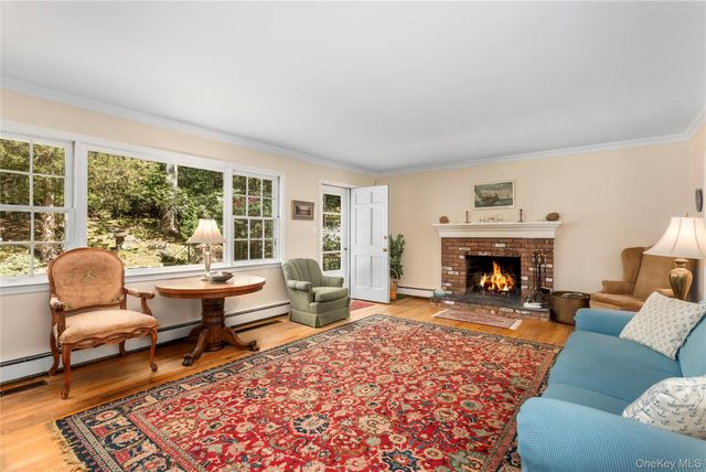 17 Pringle Road, Miller Place, NY 11764