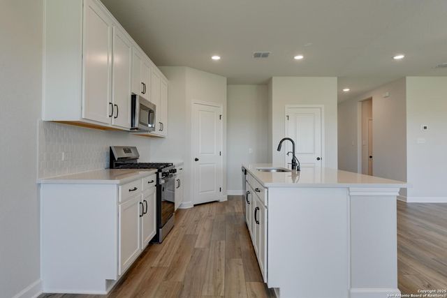 141 Beveridge Rd, Seguin, TX 78155