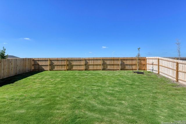 141 Beveridge Rd, Seguin, TX 78155