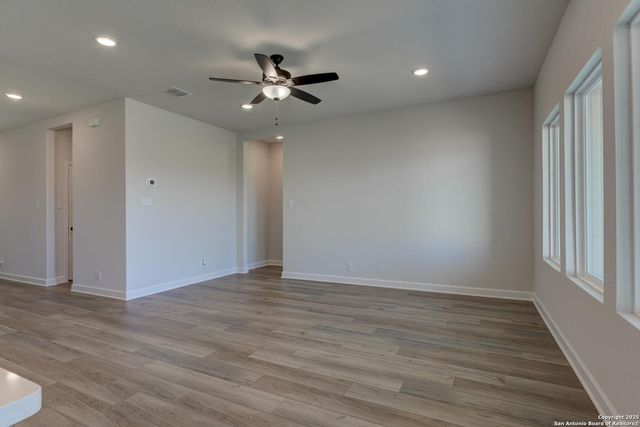 141 Beveridge Rd, Seguin, TX 78155