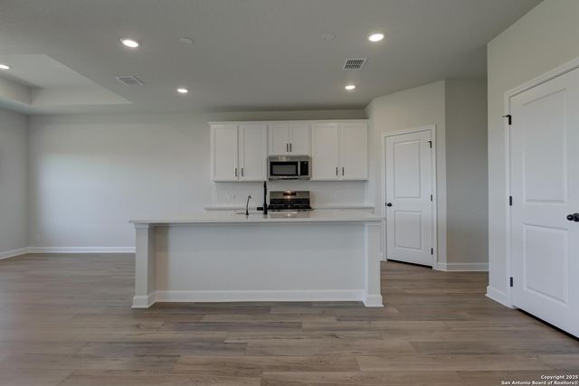 141 Beveridge Rd, Seguin, TX 78155