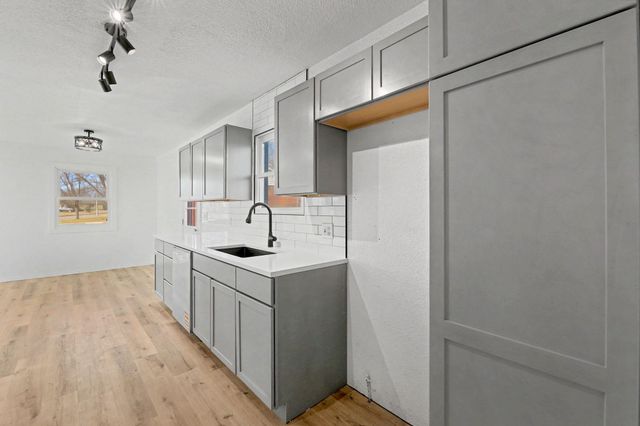 14 Woodland Dr, Augusta, KS 67010