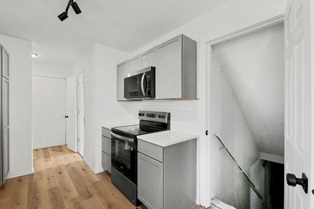 14 Woodland Dr, Augusta, KS 67010