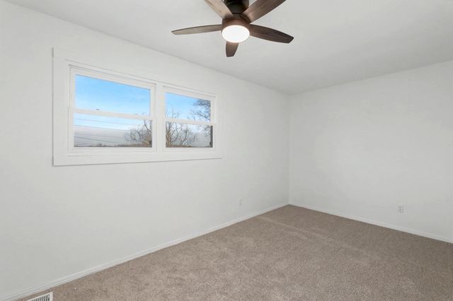 14 Woodland Dr, Augusta, KS 67010