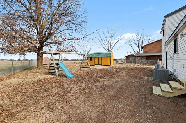 14 Woodland Dr, Augusta, KS 67010