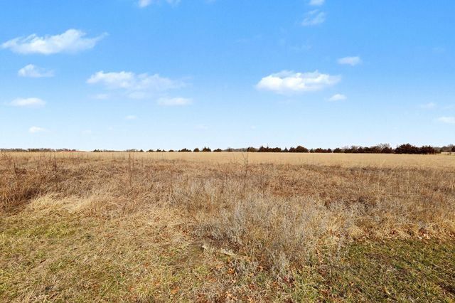 14 Woodland Dr, Augusta, KS 67010