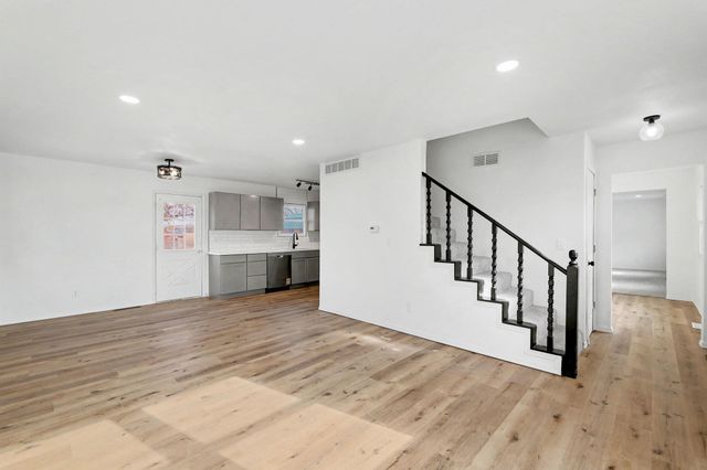 14 Woodland Dr, Augusta, KS 67010