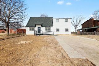 14 Woodland Dr, Augusta, KS 67010