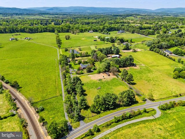 3934 RECTORTOWN RD, Marshall, VA 20115