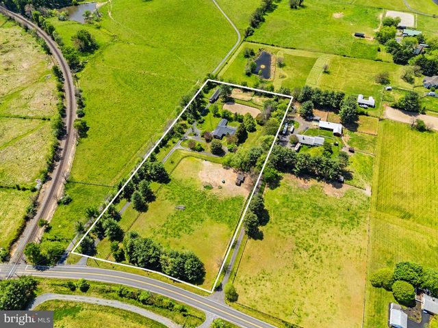 3934 RECTORTOWN RD, Marshall, VA 20115