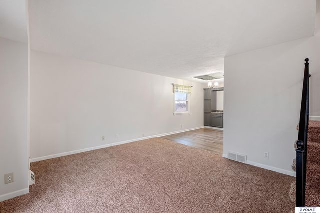 2804 Greensboro Avenue, Bellevue, NE 68005