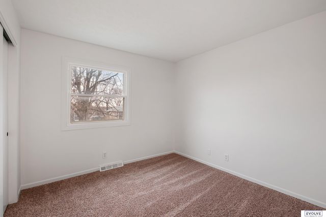 2804 Greensboro Avenue, Bellevue, NE 68005