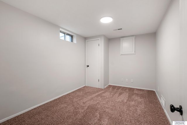 2804 Greensboro Avenue, Bellevue, NE 68005