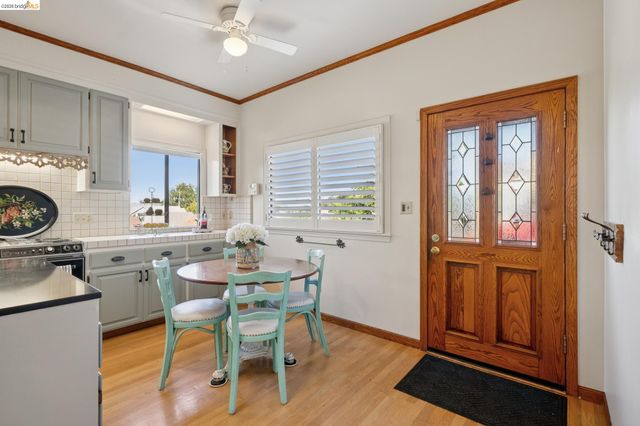 822 A St, Crockett, CA 94525