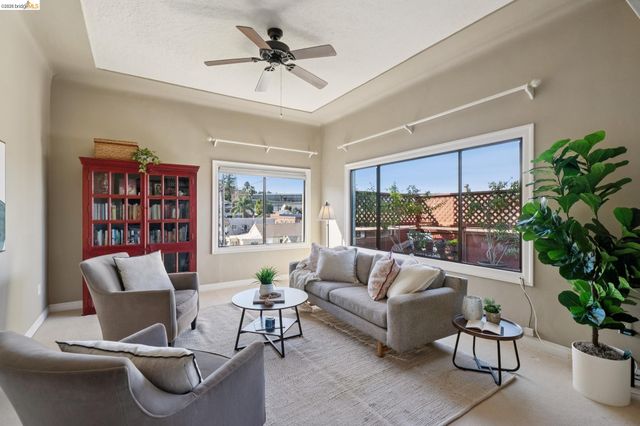 822 A St, Crockett, CA 94525