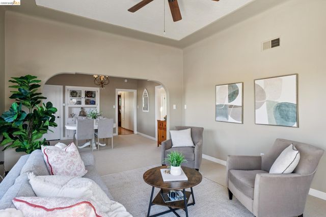 822 A St, Crockett, CA 94525