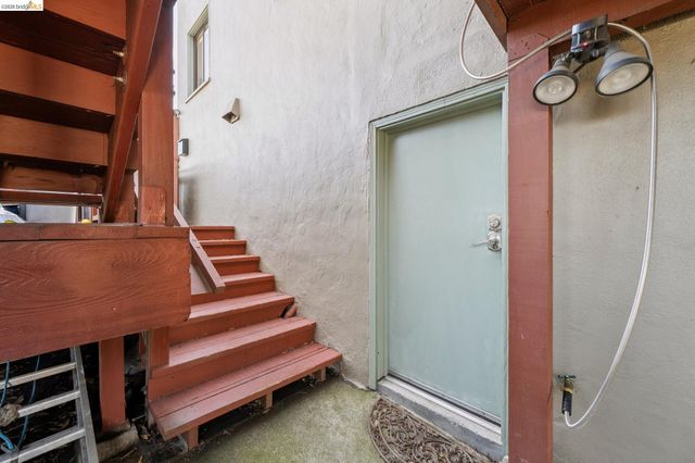 822 A St, Crockett, CA 94525