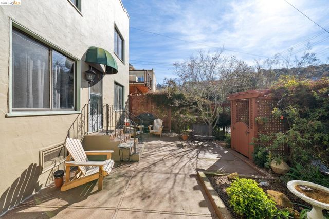 822 A St, Crockett, CA 94525